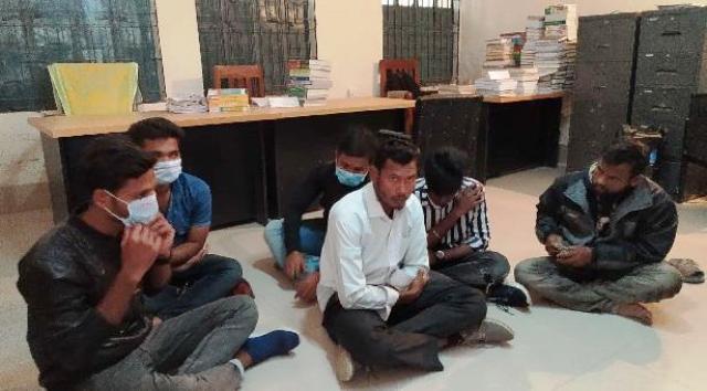 বরগুনায় জাল ভোট দিতে গিয়ে ৬ জন ধরা