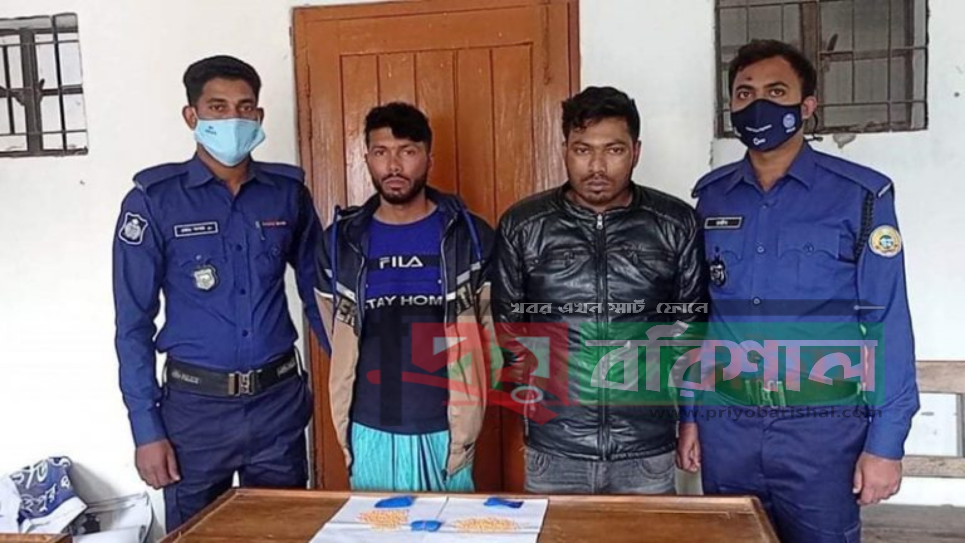 কুয়াকাটায় মাটি খুঁড়ে ইয়াবা উদ্ধার, আটক দুই ভাই, priyo barishal