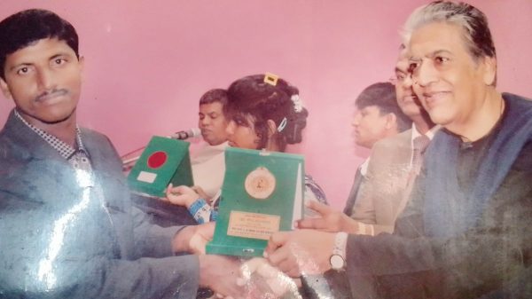 শ্রেষ্ঠ ইউপি সদস্য এখন চা বিক্রেতা