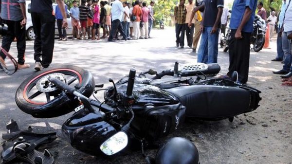 অনিয়ন্ত্রিত গতি, হেলমেট না থাকায়