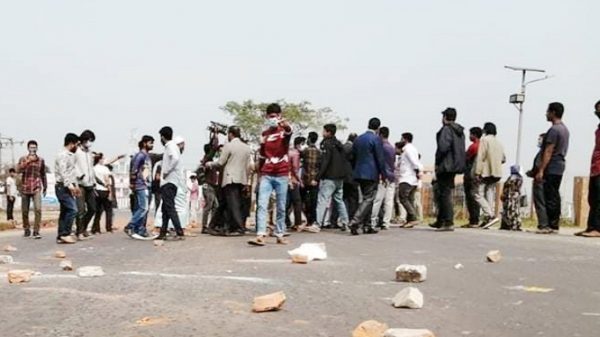 শিক্ষার্থীদের অবরোধ স্থগিতের পর শ্রমিকদের ধর্মঘট প্রত্যাহার