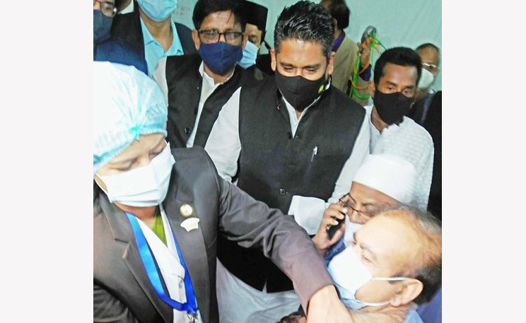 বরিশালে শুরু টিকাদান কর্মসূচি