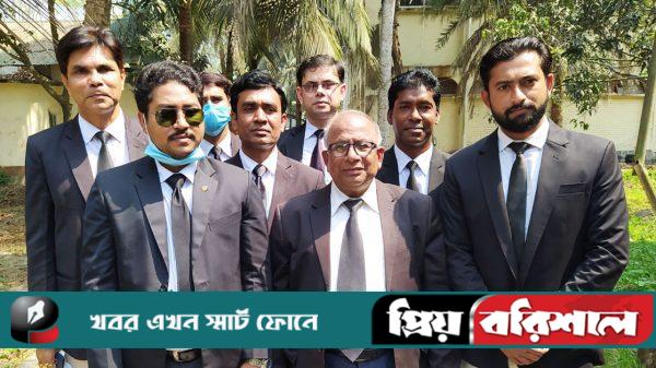 জাতীয় পতাকা অবমাননা: সরকারি কর্মকর্তাসহ ৫ জনের বিরুদ্ধে মামলা